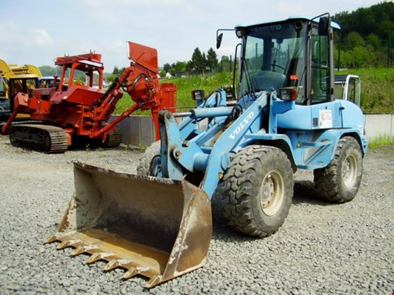 Used Volvo L 30 B-Z wheeled loader for Sale (Auction Premium) | NetBid Industrial Auctions