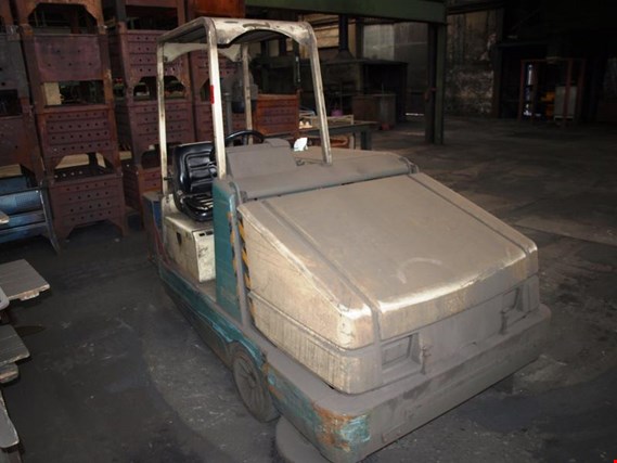 Used Tennant 385 Aufsitzkehrmaschine for Sale (Trading Premium) | NetBid Industrial Auctions