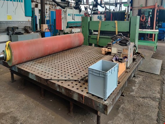 Used Welding/ perforated grid table approx. 4,000 x 4,000 mm for Sale (Online Auction) | NetBid Industrial Auctions