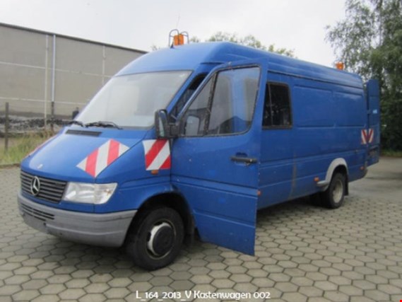 Used Daimler - Benz 904 KA/ 412 D Sprinter 904.463 Box wagon for Sale (Auction Premium) | NetBid Industrial Auctions
