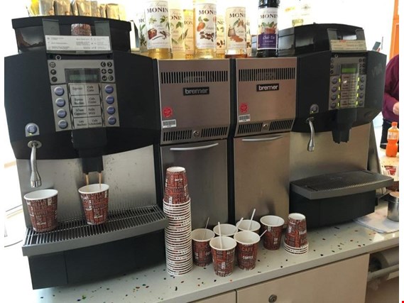 Franke Coffe Systems Viva au lait  2 volautomatische koffiemachines, elk met koeler gebruikt kopen (Trading Premium) | NetBid industriële Veilingen