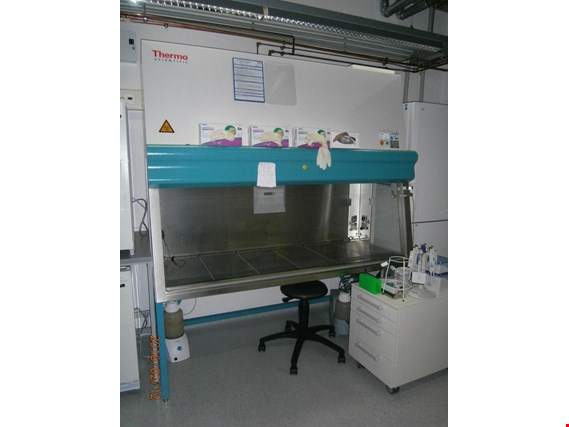 Used Heraeus Herasafe KS18  Safety cabinet for Sale (Auction Premium) | NetBid Industrial Auctions