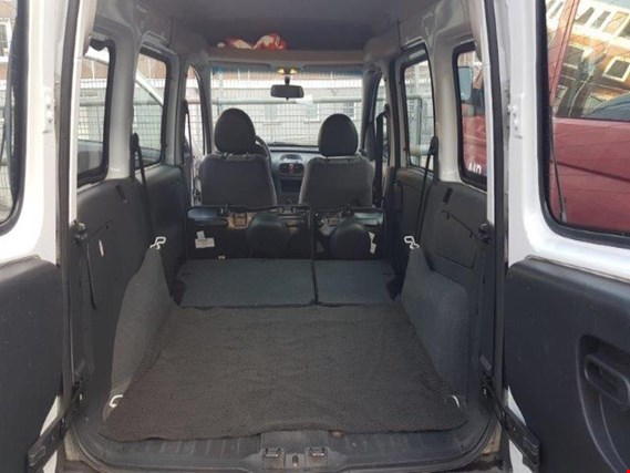 Used Opel Combo - C - CNG Multi-purpose vehicle for Sale (Auction Premium)  | NetBid Industrial Auctions