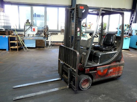 Used Linde E 16 electric tricycle forklift for Sale (Auction Premium) | NetBid Industrial Auctions