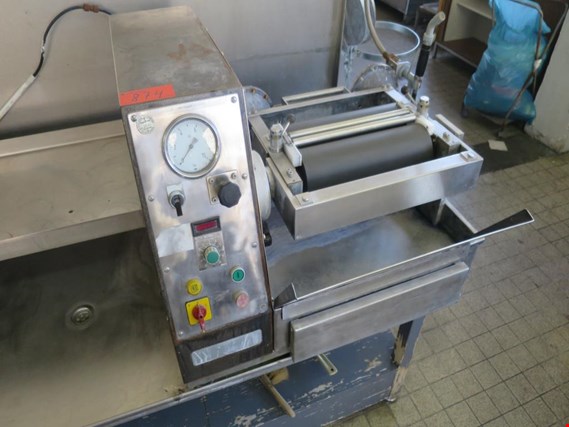 Used Mathis laboratory dyeing padder KKV for Sale (Auction Premium) | NetBid Industrial Auctions