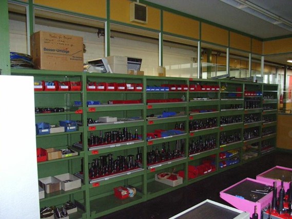 Used 7 lfdm. tool rack for Sale (Auction Premium) | NetBid Industrial Auctions