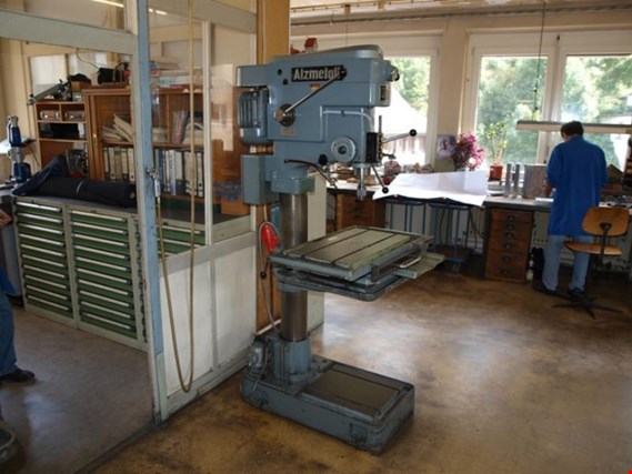 Used Alzmetall AW 4 SV Säulenbohrmaschine for Sale (Trading Premium) | NetBid Industrial Auctions