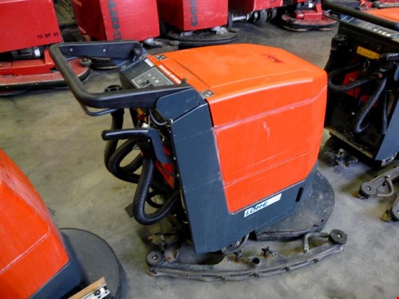 Used Hako Hakomatic E/B 450/530 scrubber-drier for Sale (Online Auction) | NetBid Industrial Auctions