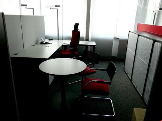 Planmöbel Schreibtisch-Winkelkombination (Trading Premium) | NetBid España