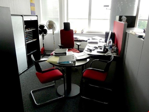 Planmöbel Schreibtisch-Winkelkombination (Auction Premium) | NetBid ?eská republika