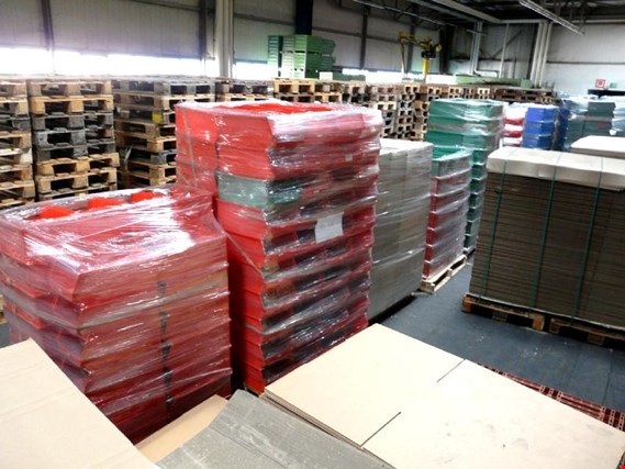 360 Kunststoff-Stapelboxen (6 Paletten) gebraucht kaufen (Auction Premium) | NetBid Industrie-Auktionen