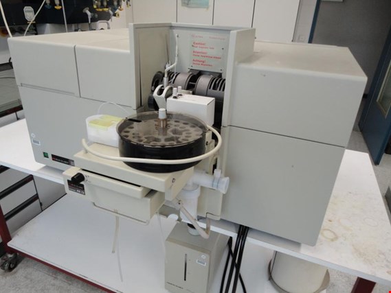 Used Perkin-Elmer 4110ZL atom-absorption spectrometer for Sale (Auction Premium) | NetBid Industrial Auctions