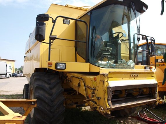 Used New Holland TX 68+ Harvester for Sale (Trading Premium) | NetBid Industrial Auctions