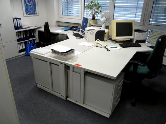 2-Personen-Schreibtischwinkelkombination gebraucht kaufen (Auction Premium) | NetBid Industrie-Auktionen