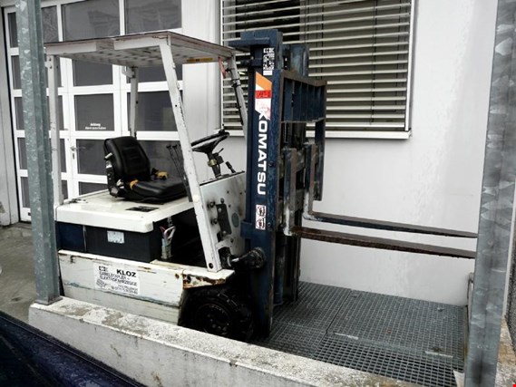 Used Komatsu FB 15M-2 electric forklift for Sale (Auction Premium) | NetBid Industrial Auctions