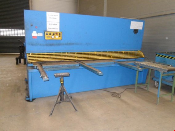 Used Manurhin Sagita 3114 electronic guillotine shear for Sale (Auction Premium) | NetBid Industrial Auctions