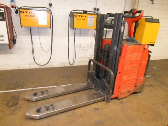 Used Linde C-12L Elektro-Hochhubwagen for Sale (Auction Premium) | NetBid Industrial Auctions