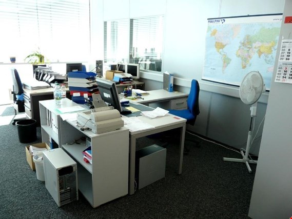 4 desks kupisz używany(ą) (Auction Premium) | NetBid Polska