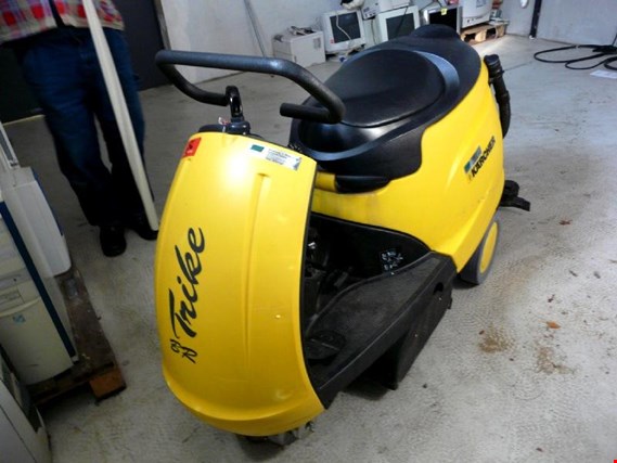 Used Kärcher Trike BR ride-on cleaning machine for Sale (Auction Premium) | NetBid Industrial Auctions