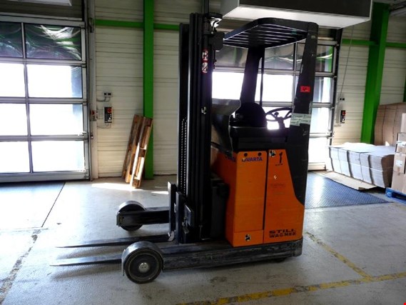 Used Still Wagner FM 14 narrow aisle reach truck for Sale (Auction Premium) | NetBid Industrial Auctions