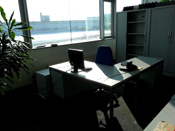 Schreibtisch-Winkelkombination (Auction Premium) | NetBid España