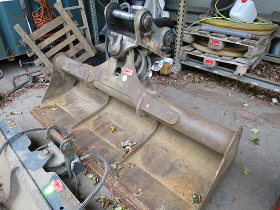 Used Liebherr hydraulic grave tilt bucket for Sale (Auction Premium) | NetBid Industrial Auctions