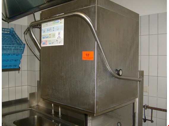 Used Meiko DV 80.2 Scullery complete with hood-type dishwasher, among other things for Sale (Auction Premium) | NetBid Industrial Auctions