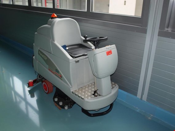 Used Comac Tripla 65 II power sweeper for Sale (Auction Premium) | NetBid Industrial Auctions