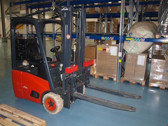 Used Linde E12 electric forklift for Sale (Trading Premium) | NetBid Industrial Auctions