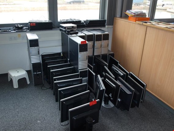 Used HP 15 PC for Sale (Auction Premium) | NetBid Industrial Auctions