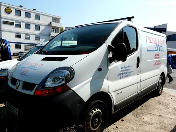 Used Renault Trafic passenger car for Sale (Auction Premium) | NetBid Industrial Auctions