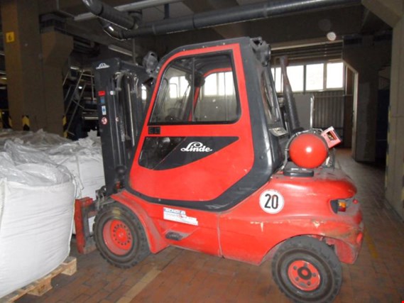 Used Linde H 35 T-03 gas forklift for Sale (Auction Premium) | NetBid Industrial Auctions