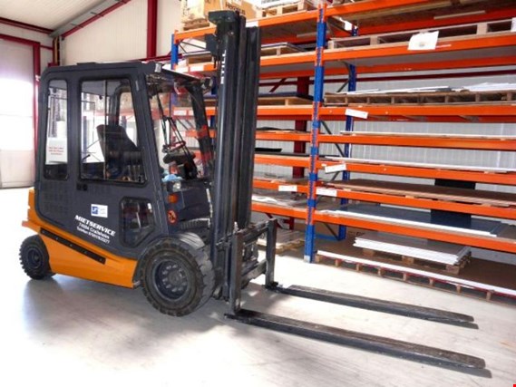 Used electric forklift for Sale (Auction Premium) | NetBid Industrial Auctions