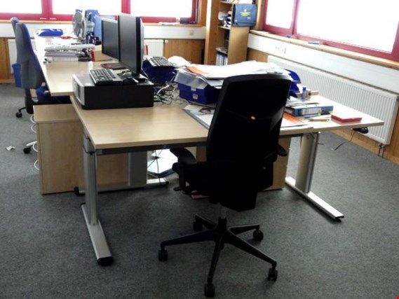 Used 1 Posten desks for Sale (Auction Premium) | NetBid Industrial Auctions