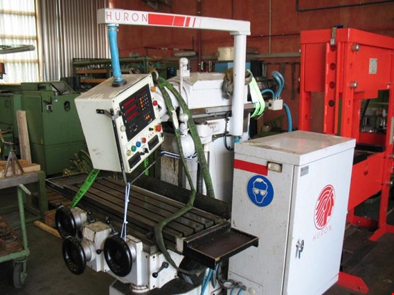 Used Huron J 30  Universal milling machine for Sale (Trading Premium) | NetBid Industrial Auctions