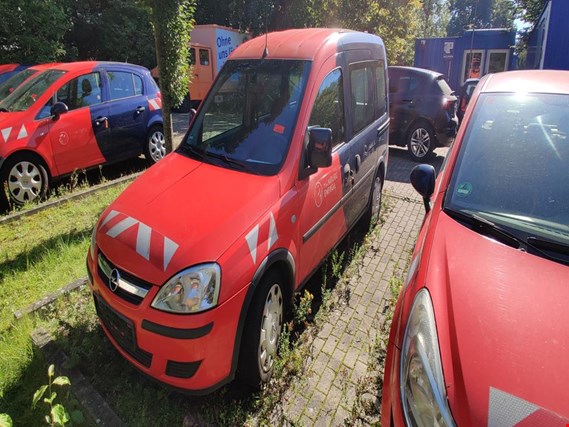 Opel Combo-C-CNG Passenger car multi-purpose vehicle (ex HH-W 1254/ AWL576) kupisz używany(ą) (Auction Premium) | NetBid Polska