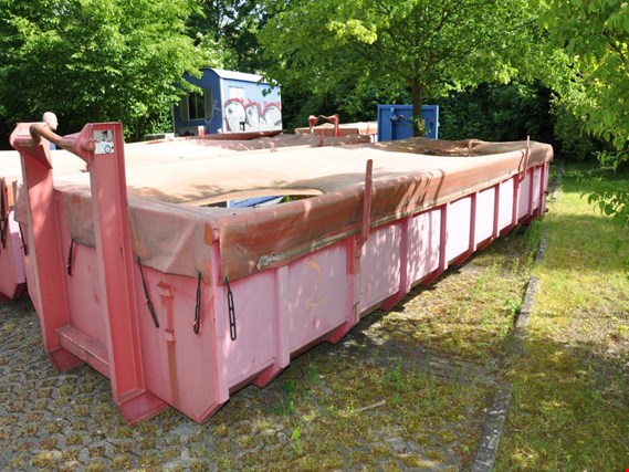 Used Atlas Roll-off trough (02) for Sale (Auction Premium) | NetBid Industrial Auctions