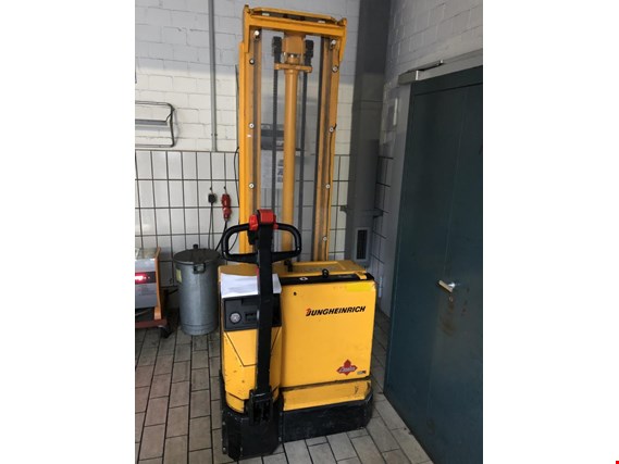 Used Jungheinrich EJC A 12,5 Electric pedestrian stacker for Sale (Trading Premium) | NetBid Industrial Auctions