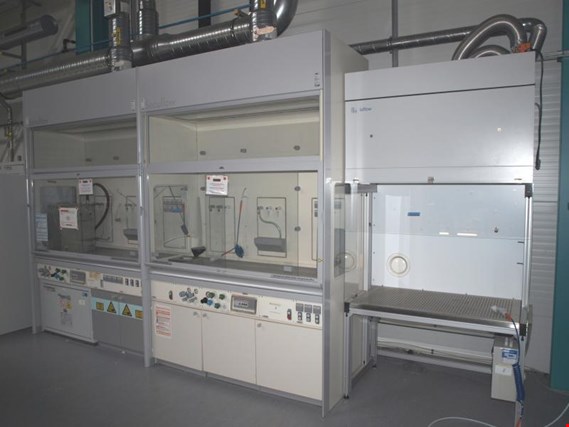 Used Düperthal 2 fume cupboard for Sale (Auction Premium) | NetBid Industrial Auctions