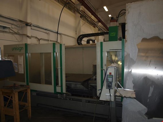 Used Unisign Univers 5 Vertical CNC machining center for Sale (Trading Premium) | NetBid Industrial Auctions