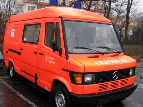Daimler Benz  310 D-KA Rettungswagen/ Rettungsbus  DB 310 D-KA gebraucht kaufen (Auction Premium) | NetBid Industrie-Auktionen