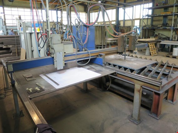 Production machines (milling, turning, burning, welding)