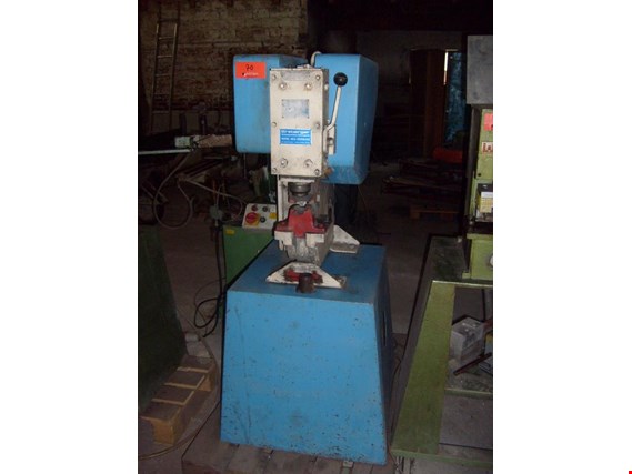 Used Mubea KL 350 Lochstanze for Sale (Auction Premium) | NetBid Industrial Auctions