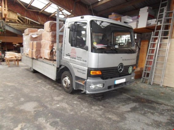 Used Mercedes Benz Atego 823 truck for Sale (Auction Premium) | NetBid Industrial Auctions