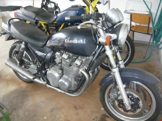 Used Kawasaki Zephyr 750 Motorrad for Sale (Auction Premium) | NetBid Industrial Auctions