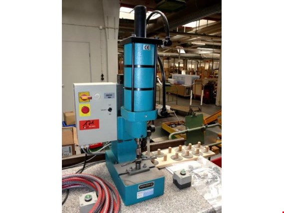 Used Mäder DP 2100 pneumatic press for Sale (Auction Premium) | NetBid Industrial Auctions
