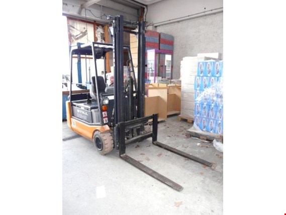 Used Still R 20-20 electric fork-lift for Sale (Auction Premium) | NetBid Industrial Auctions