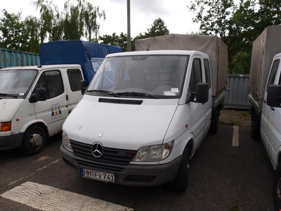 Used Daimler 311 CDI Lkw for Sale (Auction Premium) | NetBid Industrial Auctions