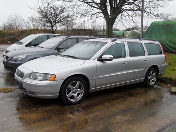 Used Volvo V 70 2.4 D Kombi car for Sale (Trading Premium) | NetBid Industrial Auctions