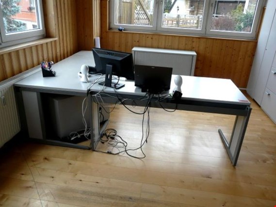 Used writing desk system for Sale (Auction Premium) | NetBid Industrial Auctions